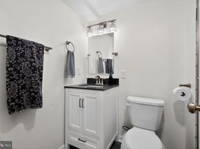 7640 Tremayne Place 102, Mclean VA 22102