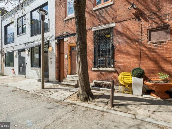 930 Locust Street, Philadelphia PA 19107