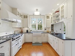 2343 N Fillmore Street, Arlington VA 22207