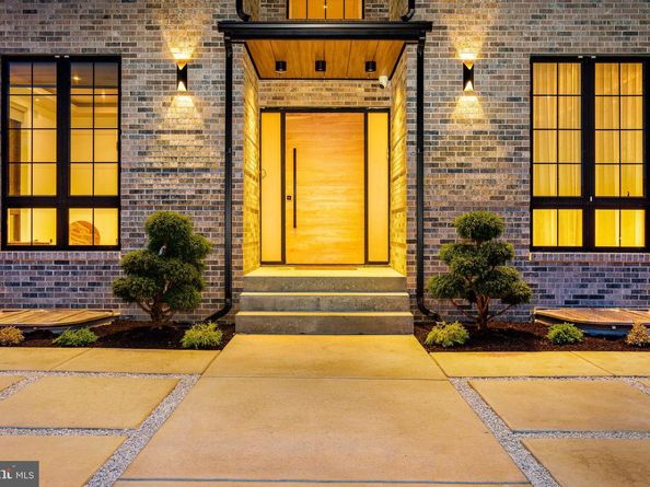 9739 Krewstown Road, Philadelphia PA 19115
