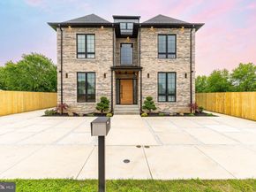 9739 Krewstown Road, Philadelphia PA 19115