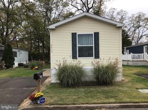 8014 Woodside Drive, Morrisville PA 19067