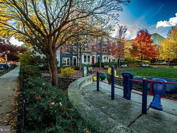 908 Montgomery Street, Alexandria VA 22314