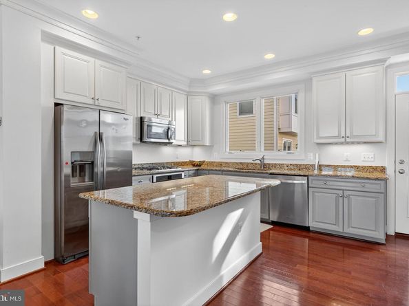 908 Montgomery Street, Alexandria VA 22314