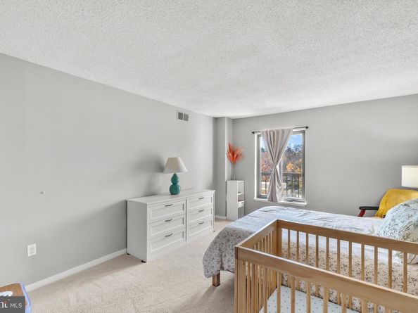 4500 S Four Mile Run Drive 222, Arlington VA 22204