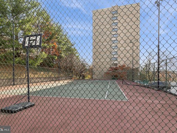 5911 Edsall Road 801, Alexandria VA 22304