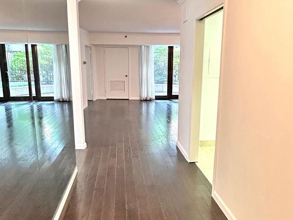 1200 Crystal Drive 214, Arlington VA 22202