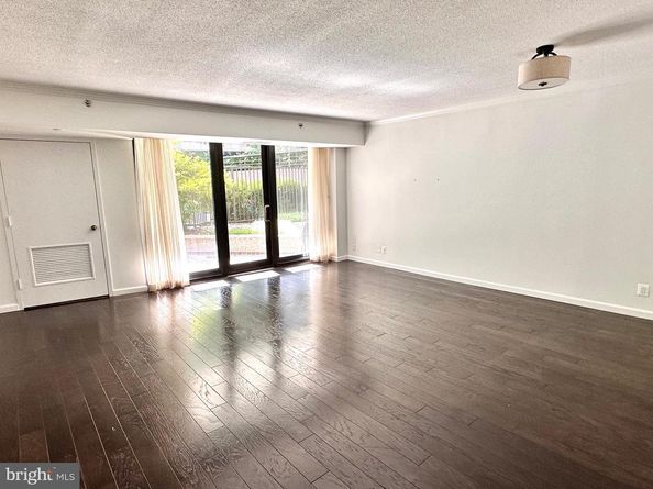 1200 Crystal Drive 214, Arlington VA 22202