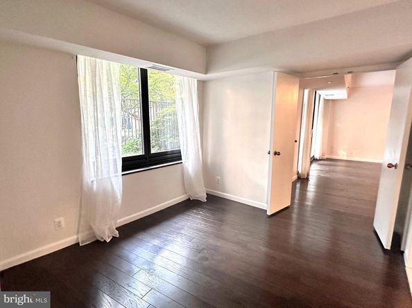 1200 Crystal Drive 214, Arlington VA 22202