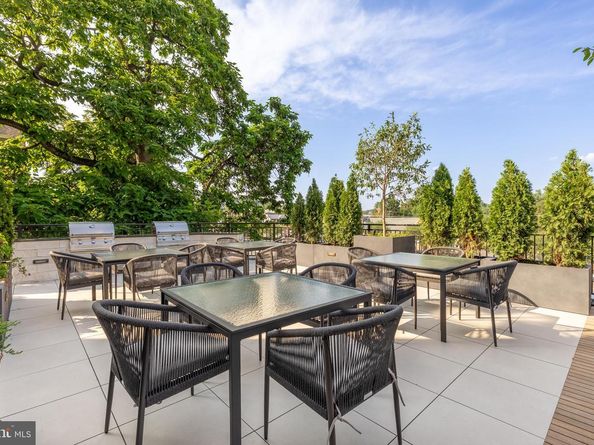 6718 Lowell Avenue 406, Mclean VA 22101