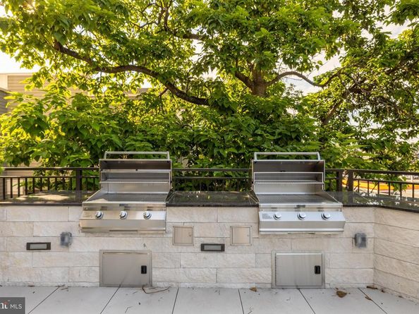 6718 Lowell Avenue 406, Mclean VA 22101