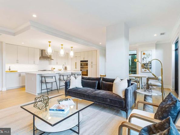 6718 Lowell Avenue 406, Mclean VA 22101