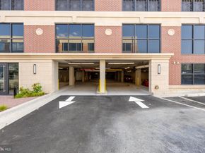 6718 Lowell Avenue 406, Mclean VA 22101