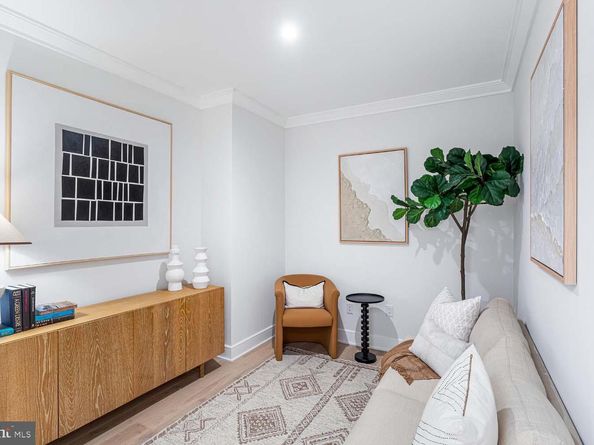 6718 Lowell Avenue 406, Mclean VA 22101