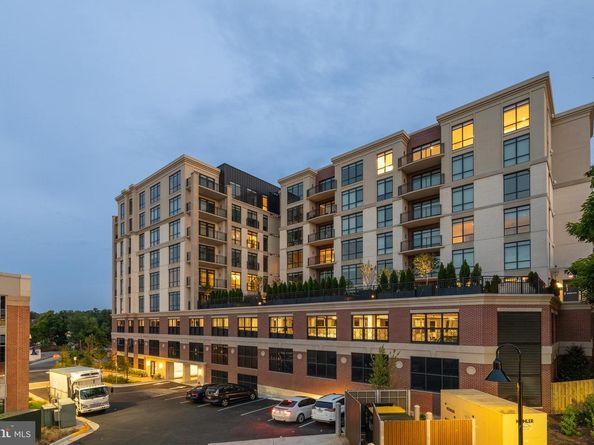 6718 Lowell Avenue 406, Mclean VA 22101
