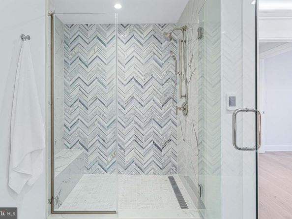 6718 Lowell Avenue 406, Mclean VA 22101