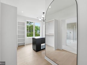 2530 Stuart Place, Falls Church VA 22046