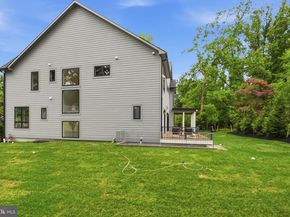 2530 Stuart Place, Falls Church VA 22046
