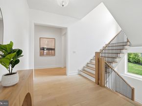 2530 Stuart Place, Falls Church VA 22046