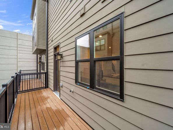 5420 Goshawk Aly, Bethesda MD 20816