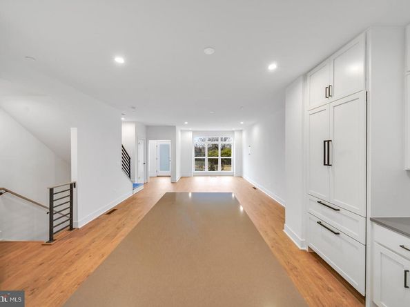 5420 Goshawk Aly, Bethesda MD 20816