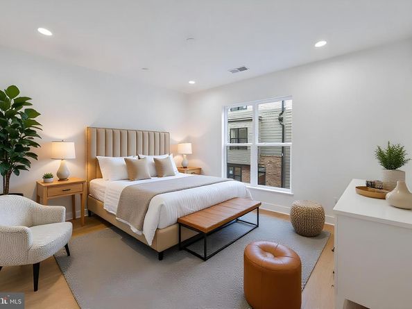 5420 Goshawk Aly, Bethesda MD 20816