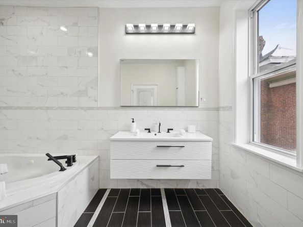 4911 Warrington Avenue, Philadelphia PA 19143