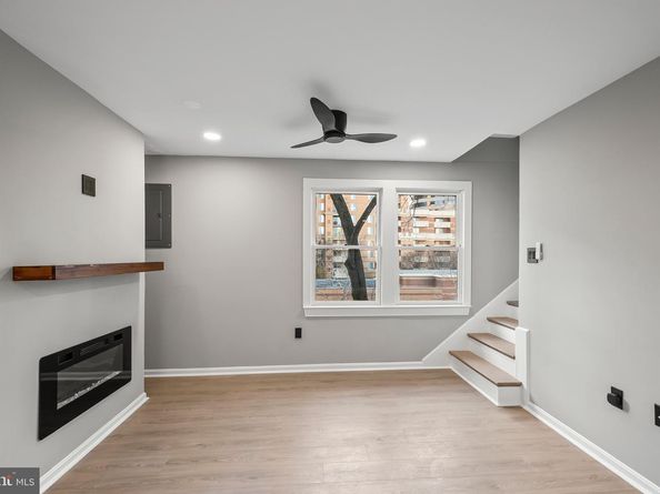 1527 N Colonial Terrace B, Arlington VA 22209