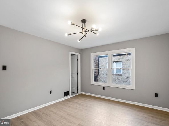 1527 N Colonial Terrace B, Arlington VA 22209