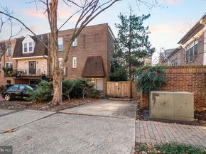 1527 N Colonial Terrace B, Arlington VA 22209