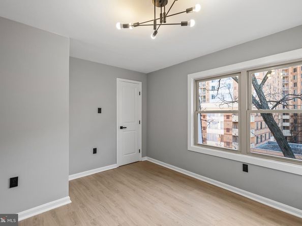 1527 N Colonial Terrace B, Arlington VA 22209