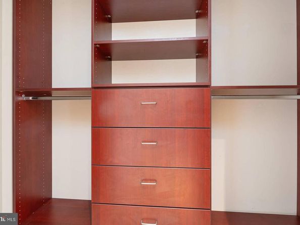 8220 Crestwood Heights Drive 714, Mclean VA 22102