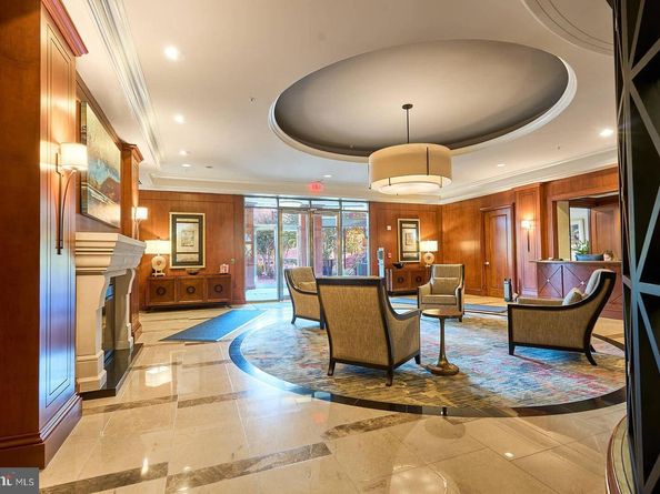 8220 Crestwood Heights Drive 714, Mclean VA 22102