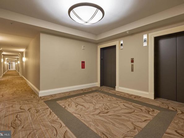 8220 Crestwood Heights Drive 714, Mclean VA 22102