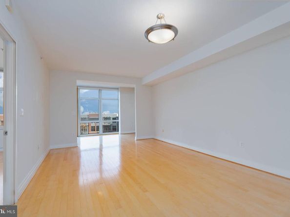 8220 Crestwood Heights Drive 714, Mclean VA 22102