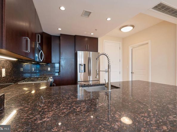 8220 Crestwood Heights Drive 714, Mclean VA 22102