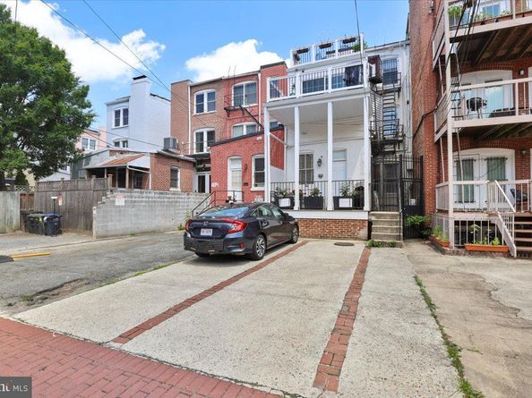 1832 Calvert Street NW 3, Washington DC 20009