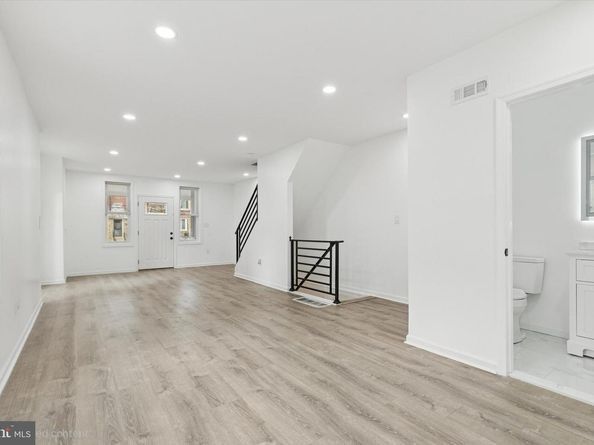 7313 Limekiln Pike, Philadelphia PA 19138