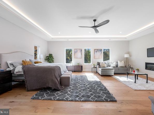 8023 Lewinsville Road, Mclean VA 22102