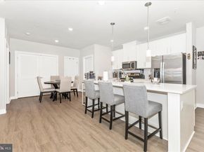 12865 Mosaic Park Way 3J, Herndon VA 20171