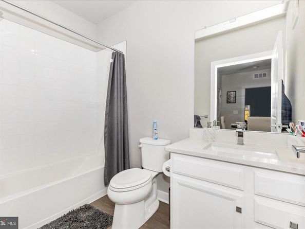 12865 Mosaic Park Way 3J, Herndon VA 20171