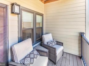 12865 Mosaic Park Way 3J, Herndon VA 20171