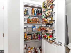 12865 Mosaic Park Way 3J, Herndon VA 20171