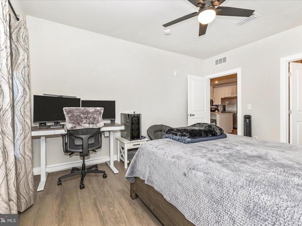 12865 Mosaic Park Way 3J, Herndon VA 20171