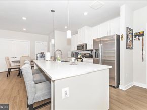 12865 Mosaic Park Way 3J, Herndon VA 20171