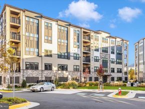 12865 Mosaic Park Way 3J, Herndon VA 20171