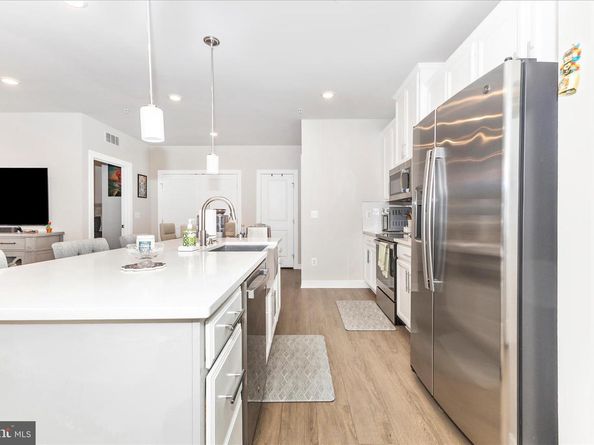 12865 Mosaic Park Way 3J, Herndon VA 20171