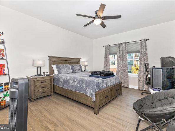 12865 Mosaic Park Way 3J, Herndon VA 20171