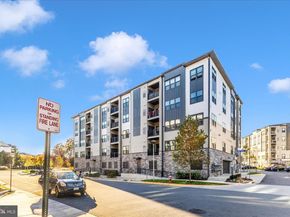 12865 Mosaic Park Way 3J, Herndon VA 20171
