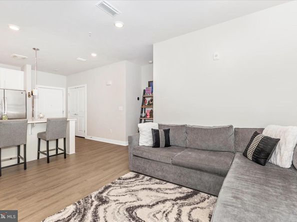 12865 Mosaic Park Way 3J, Herndon VA 20171